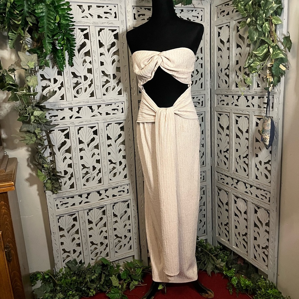 SHEIN CURVY CREAM CUTOUT WITH SASH TWIST KNOT STRAPLESS MAXI DRESS